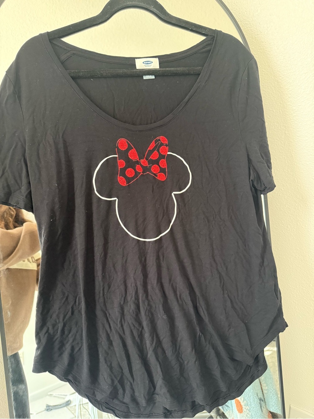 Girls' Black Tee with Red Bow Minnie Silhouette
